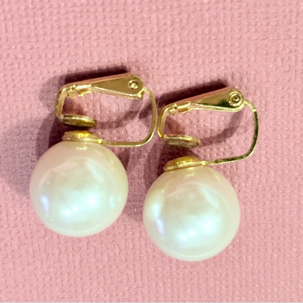 Elegant Vintage Cream Pearl Earrings with gold tone Clip-On Design